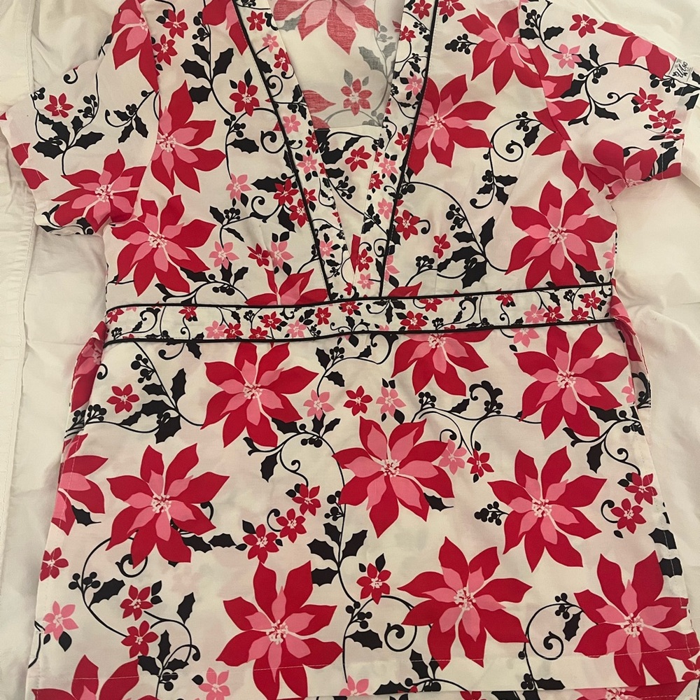 Uniform Advantage Floral V-Neck Top - Red and Black